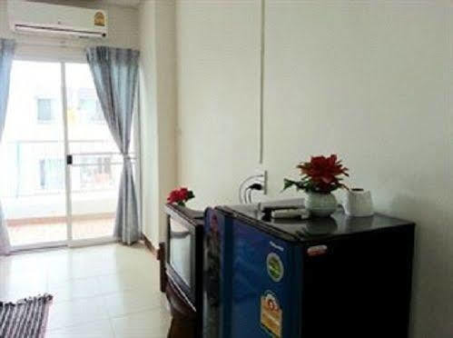 Suchart Leelawadee Bangkok